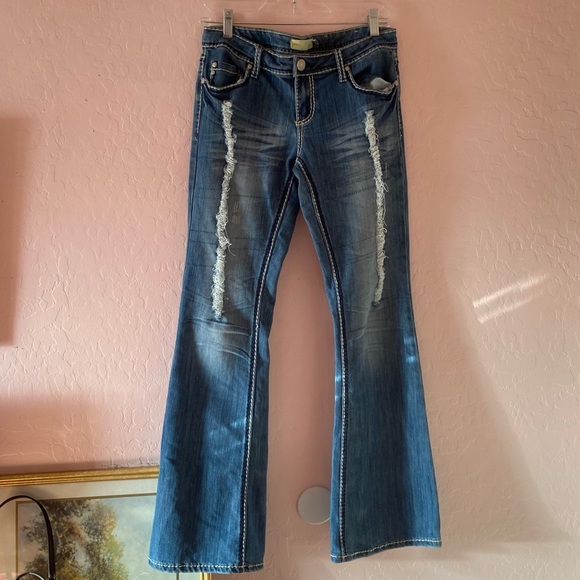 Deadstock Almost Famous Ripped Jeans - Picture 2 of 6